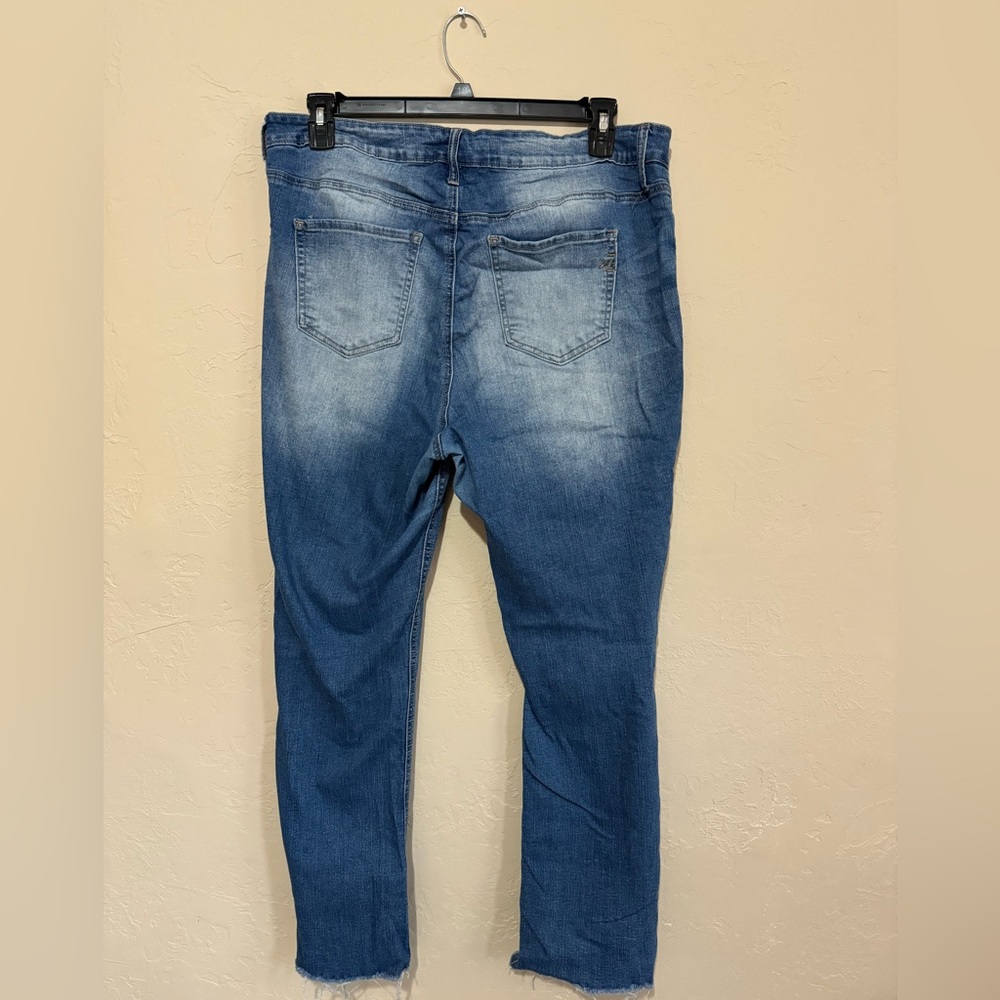 Blue Desire Women’s distressed jeans skinny - Picture 2 of 3